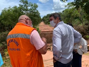 Secretário analisa dimensão dos estragos ocasionados pela chuva com a Defesa Civil 